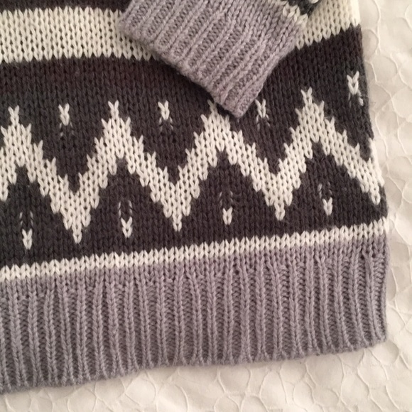 Sun & Shadow lightweight sweater - Picture 2 of 5